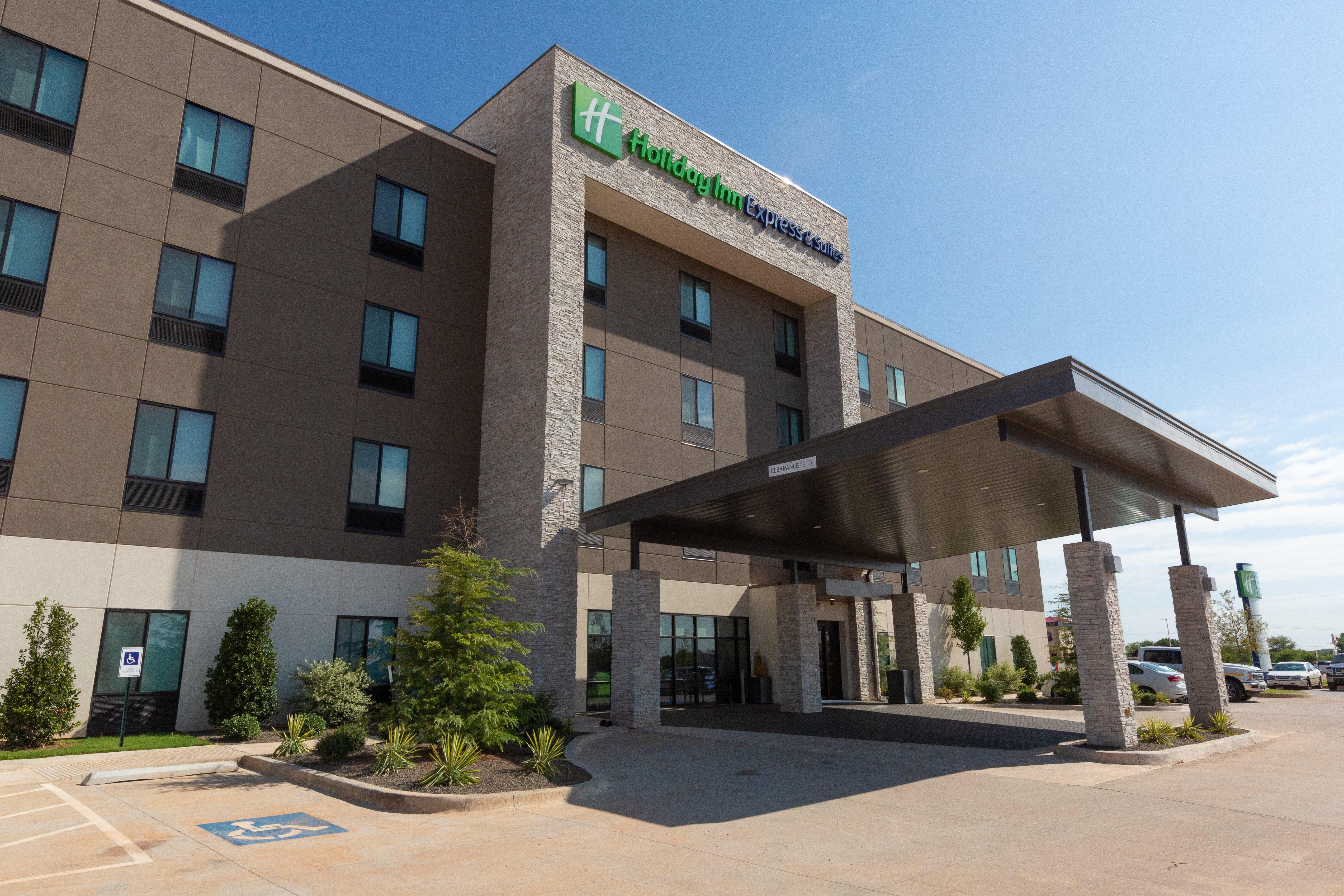 Holiday Inn Express & Suites - Kingfisher, An Ihg Hotel Exterior photo